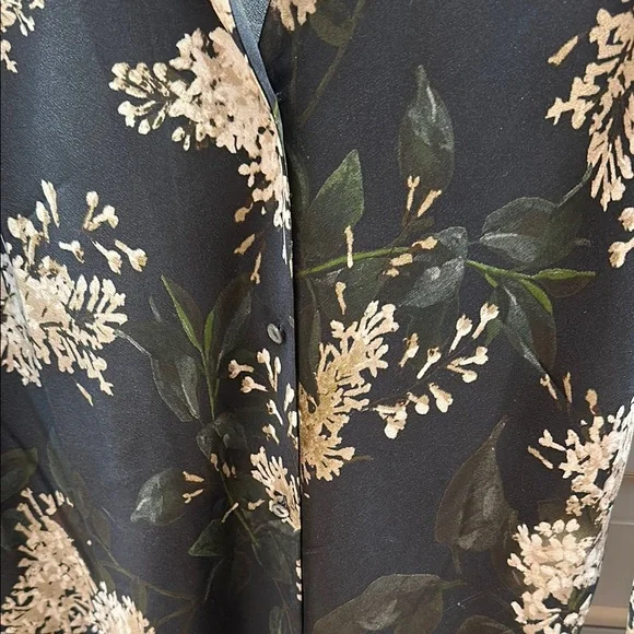 Floral Black and Cream Blouse - Picture 2 of 4